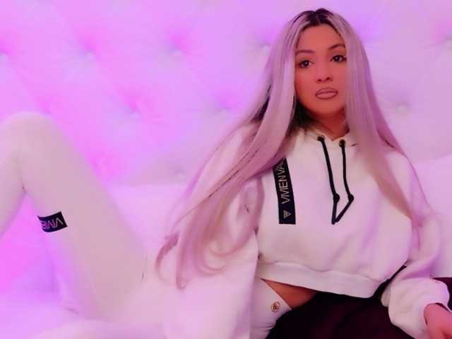 AriannaSins's BongaCams show and profile