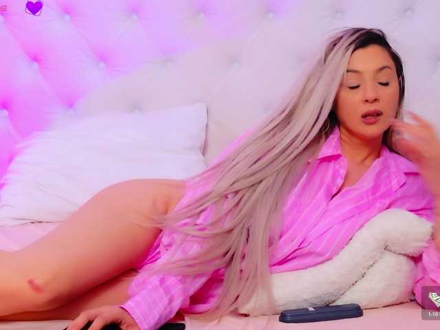 AriannaSins's BongaCams show and profile