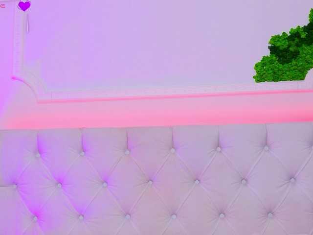 AriannaSins's BongaCams show and profile