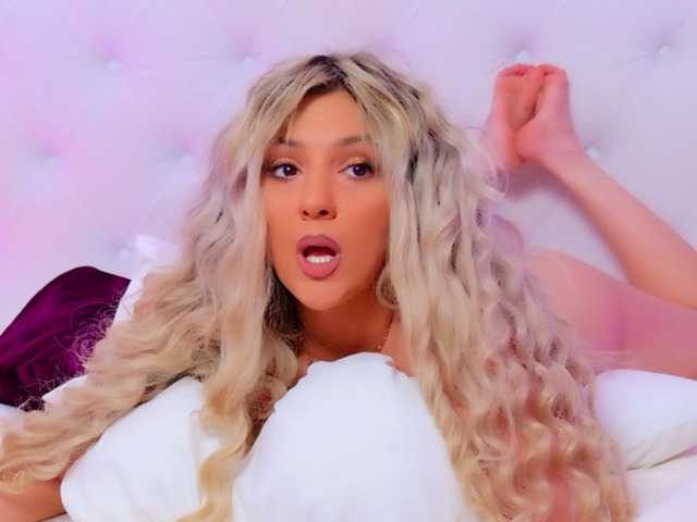 AriannaSins's BongaCams show and profile