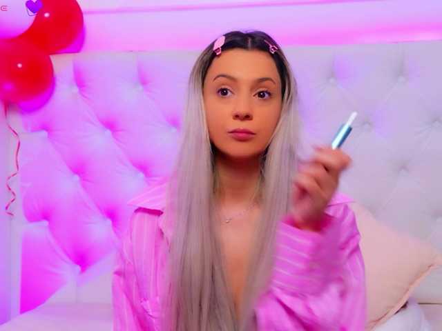 AriannaSins's BongaCams show and profile