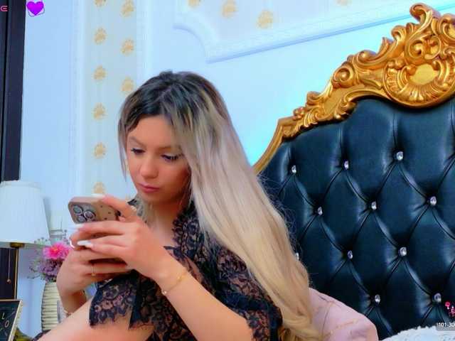 AriannaSins's BongaCams show and profile