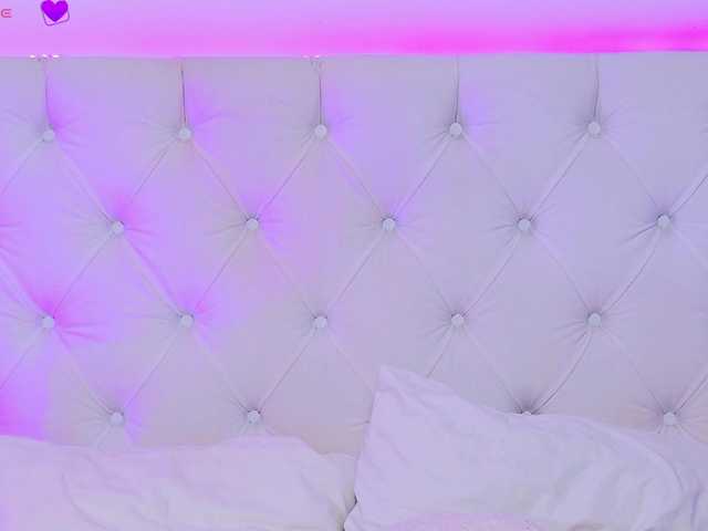 AriannaSins's BongaCams show and profile