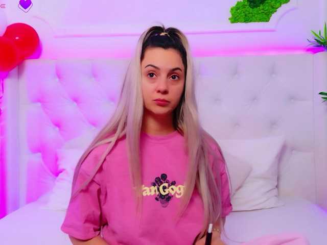 AriannaSins's BongaCams show and profile