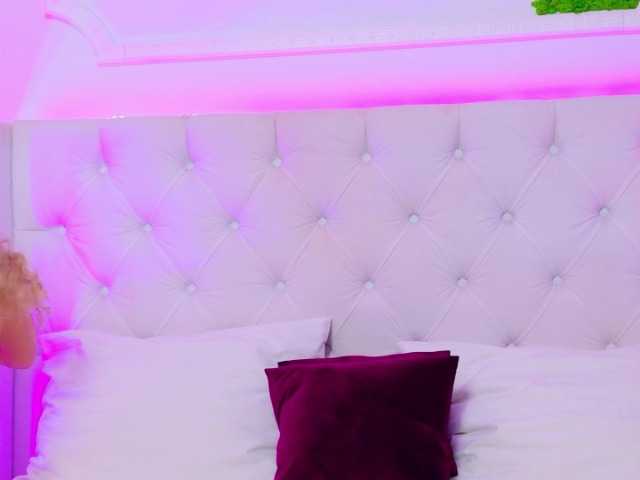 AriannaSins's BongaCams show and profile