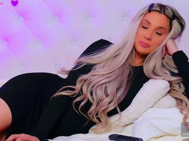 AriannaSins's BongaCams show and profile