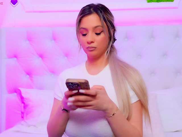 AriannaSins's BongaCams show and profile