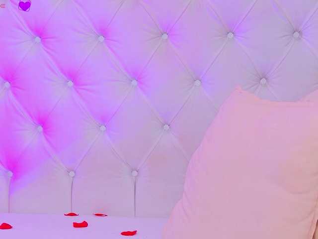 AriannaSins's BongaCams show and profile