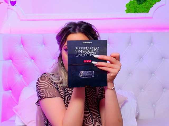 AriannaSins's BongaCams show and profile