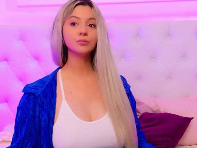 AriannaSins's BongaCams show and profile