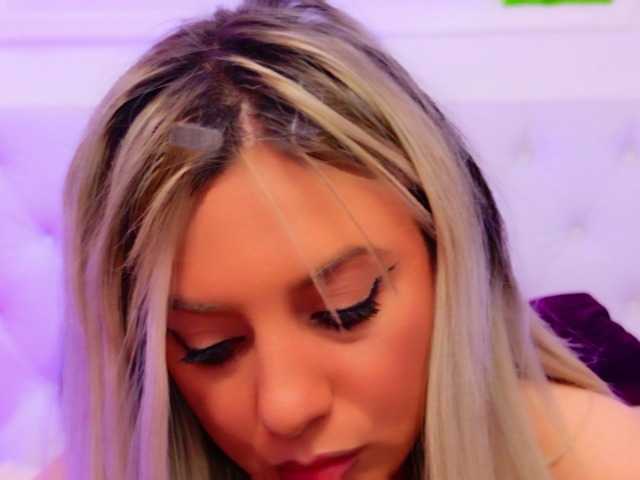 AriannaSins's BongaCams show and profile