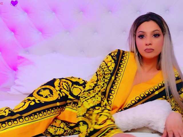 AriannaSins's BongaCams show and profile