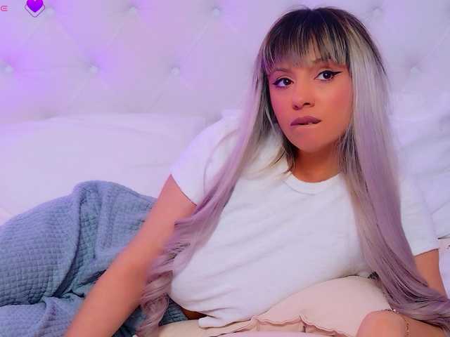 AriannaSins's BongaCams show and profile