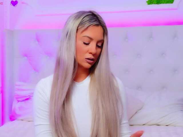 AriannaSins's BongaCams show and profile