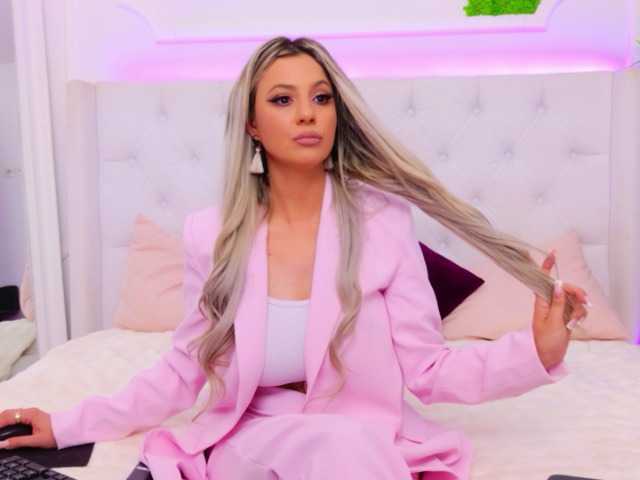 AriannaSins's BongaCams show and profile