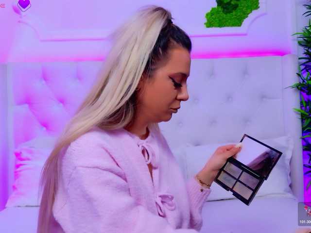 AriannaSins's BongaCams show and profile