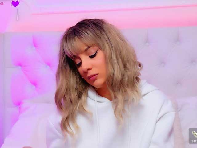 AriannaSins's BongaCams show and profile