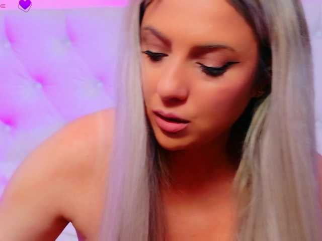 AriannaSins's BongaCams show and profile