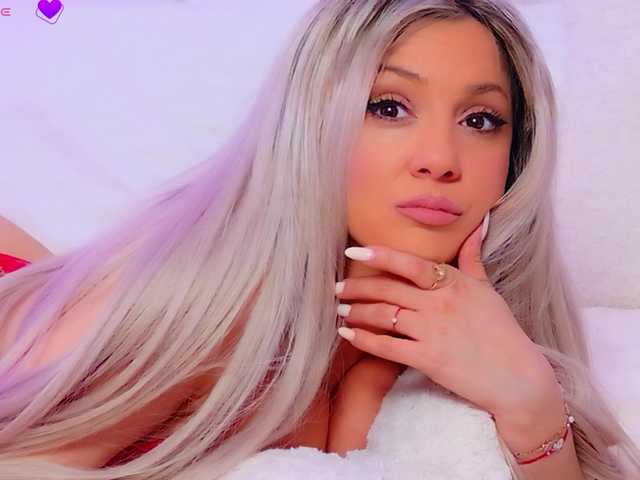 AriannaSins's BongaCams show and profile