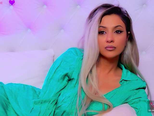 AriannaSins's BongaCams show and profile