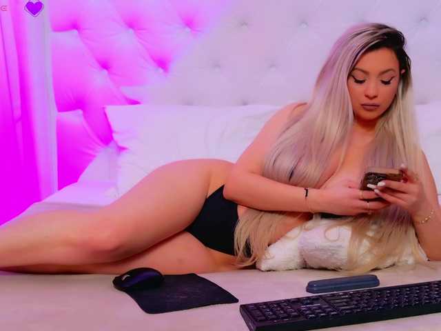 AriannaSins's BongaCams show and profile