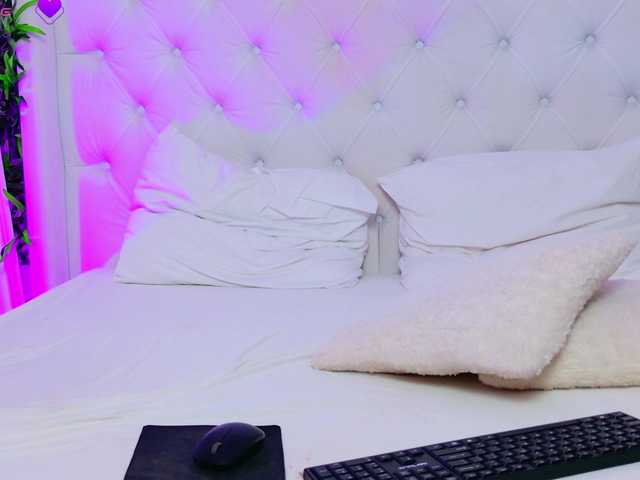 AriannaSins from BongaCams