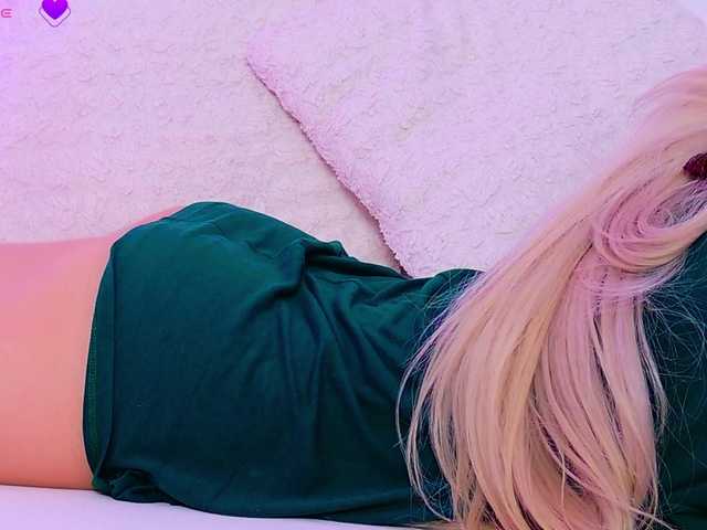 AriannaSins's BongaCams show and profile