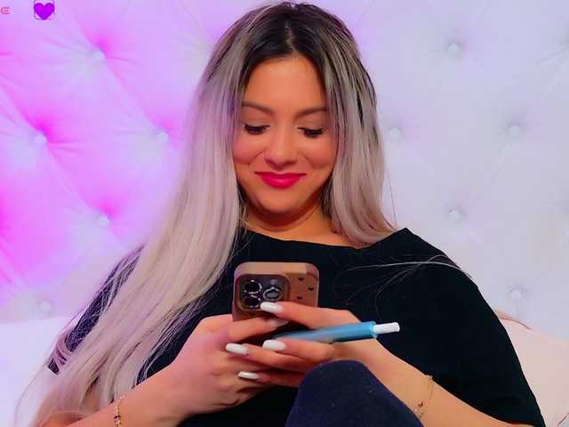 AriannaSins's BongaCams show and profile