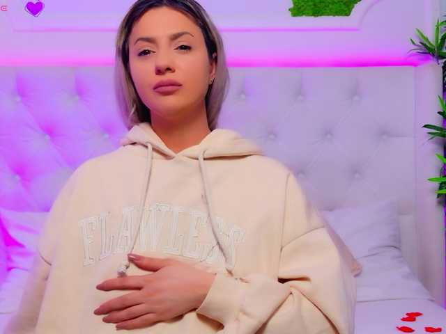 AriannaSins's BongaCams show and profile