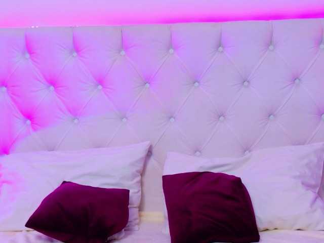 AriannaSins's BongaCams show and profile