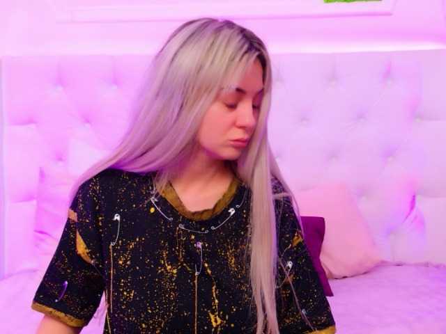 AriannaSins's BongaCams show and profile