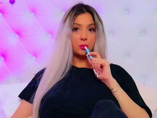 AriannaSins's BongaCams show and profile