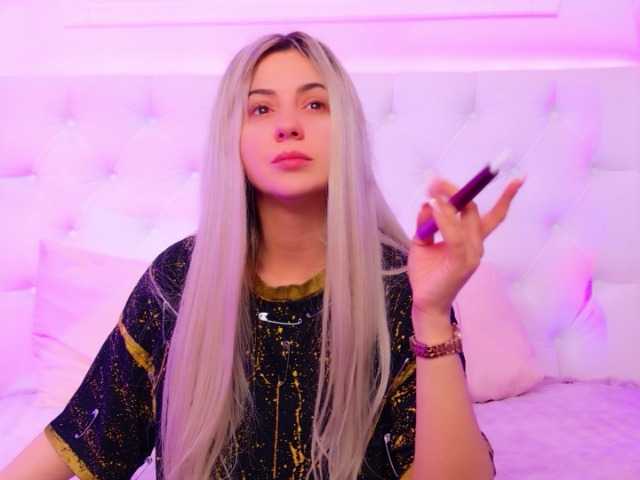 AriannaSins's BongaCams show and profile