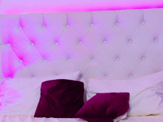 AriannaSins's BongaCams show and profile