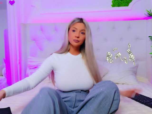 AriannaSins's BongaCams show and profile