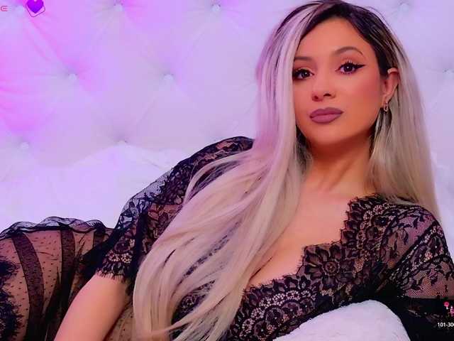 AriannaSins's BongaCams show and profile