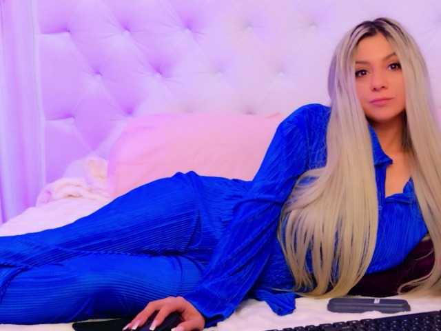 AriannaSins's BongaCams show and profile