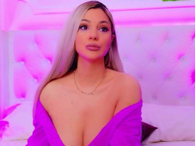 AriannaSins's BongaCams show and profile