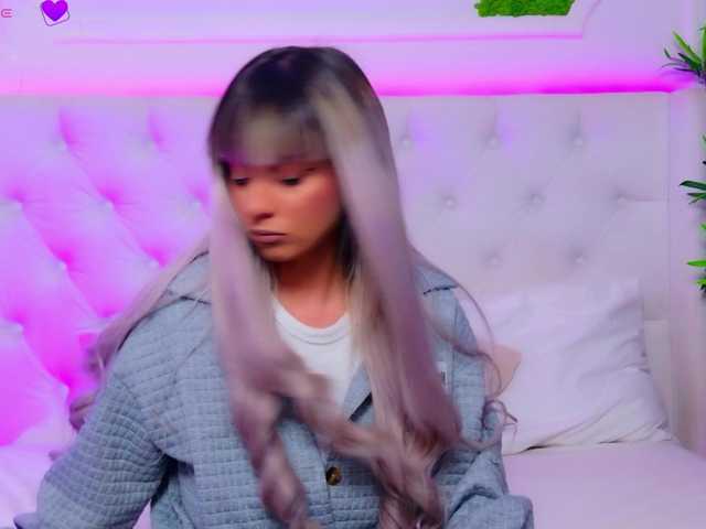 AriannaSins's BongaCams show and profile