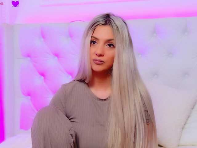 AriannaSins's BongaCams show and profile