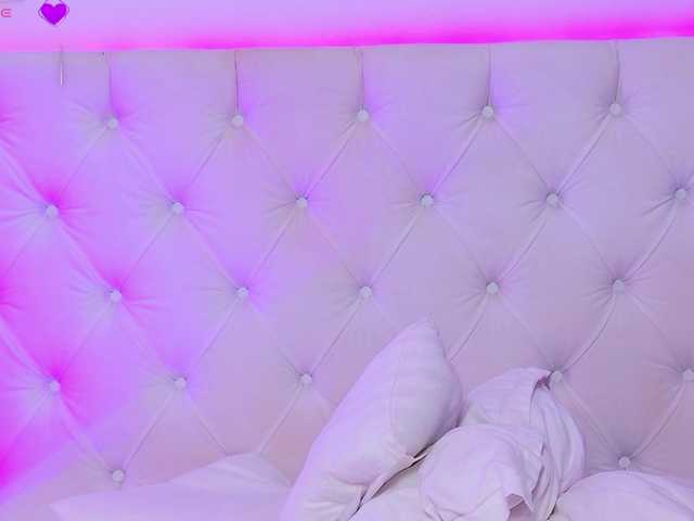 AriannaSins's BongaCams show and profile