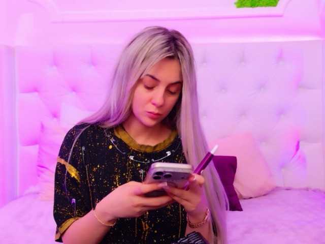 AriannaSins's BongaCams show and profile