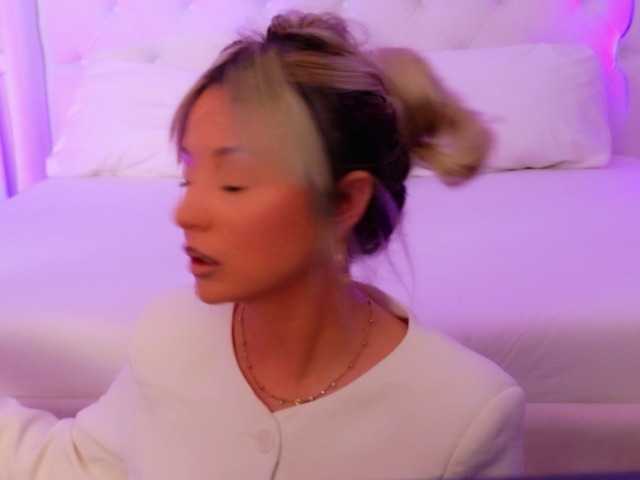 AriannaSins's BongaCams show and profile