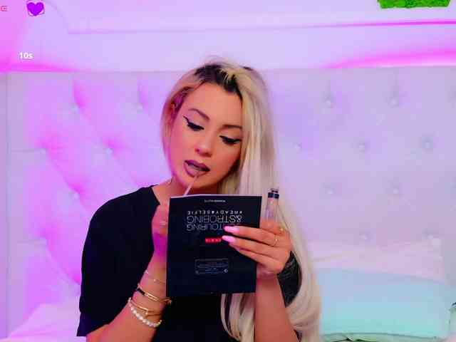 AriannaSins webcam