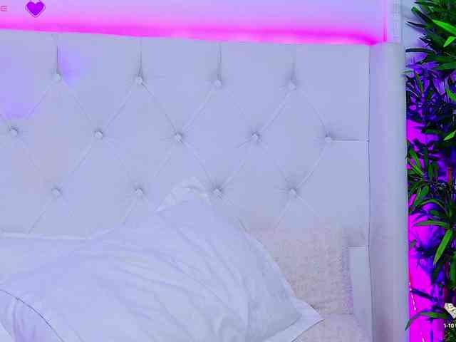 AriannaSins webcam