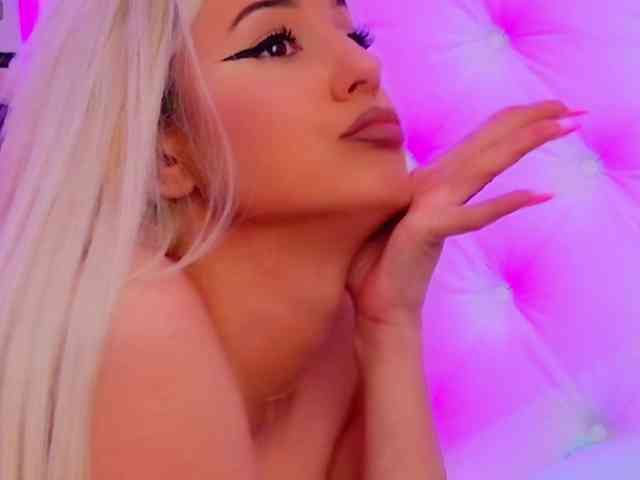 AriannaSins webcam