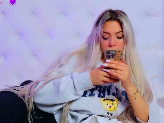 AriannaSins webcam