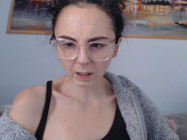 cleophee —  pas de tips en mp mp 5 tks ass or feet 20 boobs 30 pussy 70 naked 100 suck my dildo 150