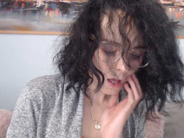le modèle cleophee est en webcam porno dans un show sur le site bongacams, il possède les tags suivants: White/Caucasian,Brunette,Shaved