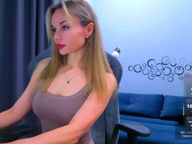 HollyQueen's BongaCams show and profile
